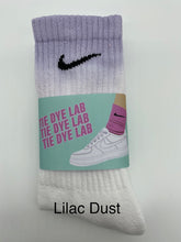 Load image into Gallery viewer, Nike tie dye crew sock lilac ombre lilac dust

